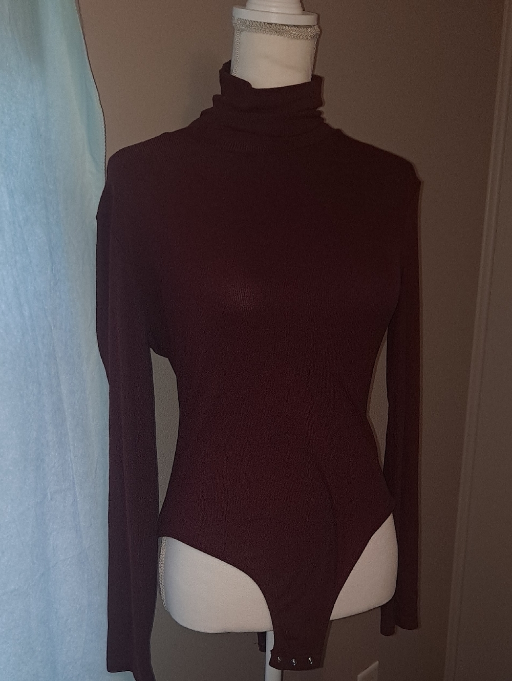 ReoRia Burgundy Turtleneck Long Sleeve Bodysuit